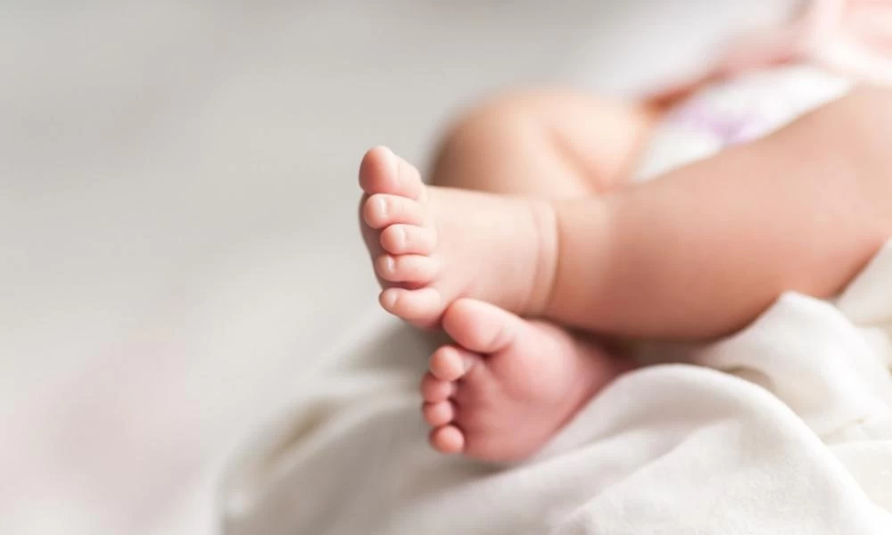 Κρήτη: Θετικό στον κορονοϊό ένα βρέφος 8 μηνών στον Άγιο Νικόλαο